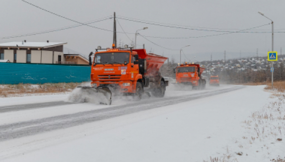 Сегодня в Магадане в связи со снегоуборкой возможно затруднение проезда на проспекте Ленина и улице Гагарина