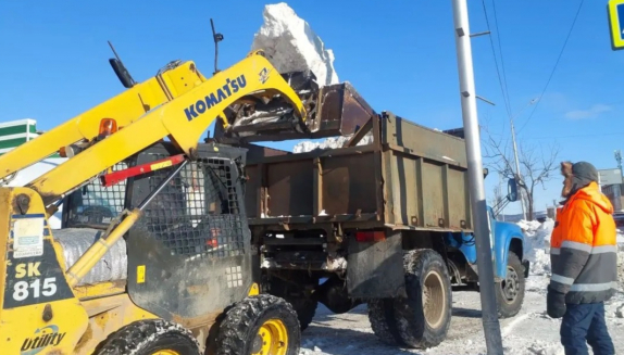 В Магадане в связи с работой коммунальной техники возможно затруднение проезда на улицах Речной, Гагарина и Кольцевой