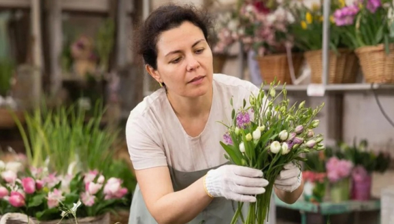 Каждая третья женщина, обратившаяся с начала года в Кадровый центр Магаданской области, нашла работу 