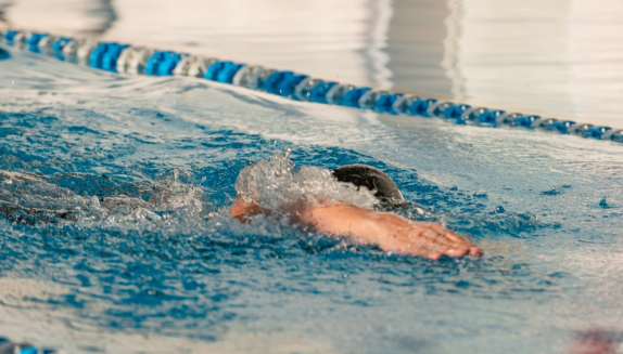 Магаданцам рассказали, что важно знать при посещении бассейна