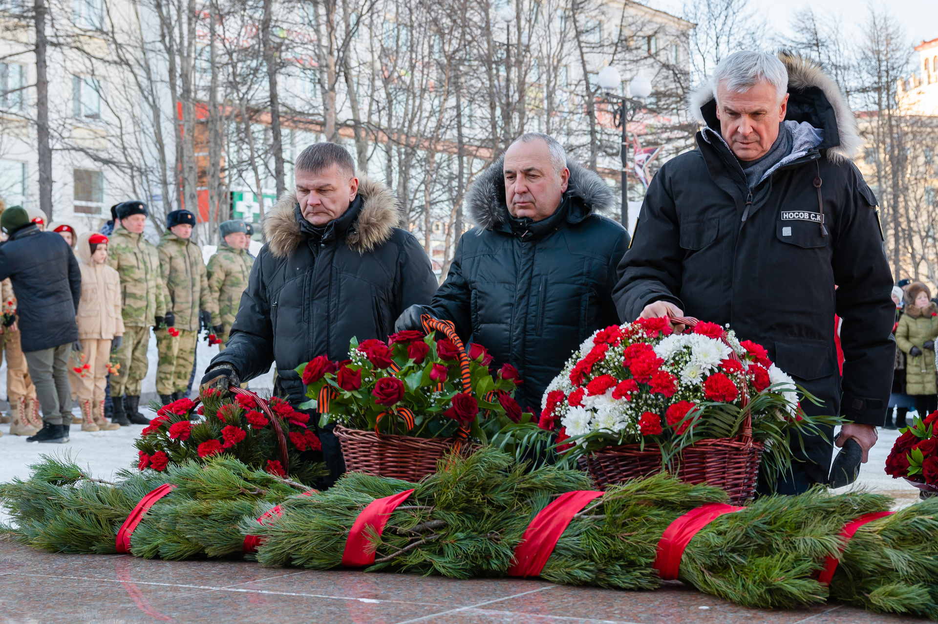 Бывший мэр магадана. Узел памяти Магадан. Монумент узел памяти Магадан. Узел памяти Магадан фото.